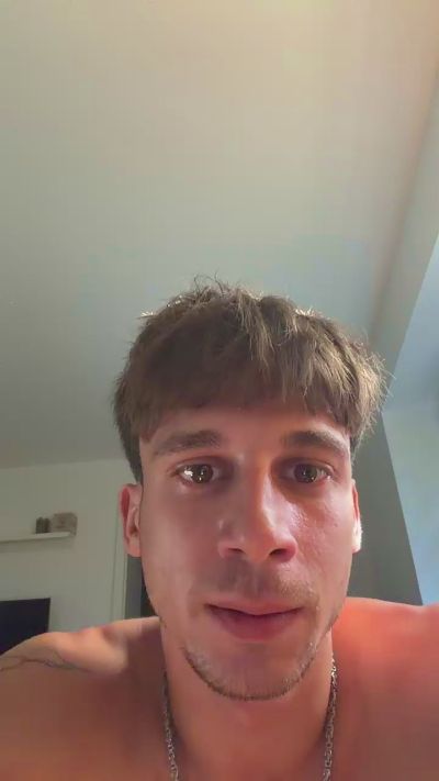 YourLittleBoy18 live cam on Cam4