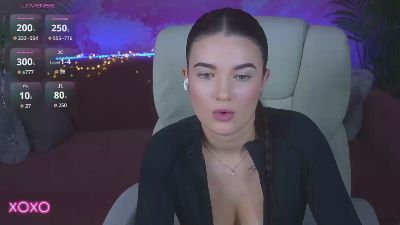 YourLolaBunny live cam on Cam4