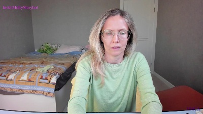 YourMolly live cam on Cam4