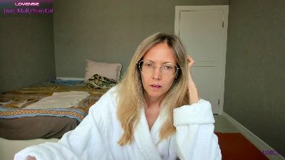 YourMolly live cam on Cam4