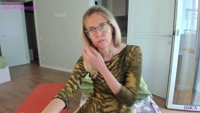 YourMolly live cam on Cam4