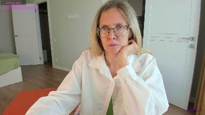 YourMolly live cam on Cam4