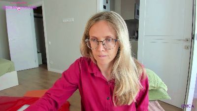 YourMolly live cam on Cam4