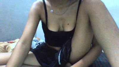 Your_priya18 live cam on Cam4