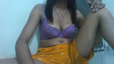 Your_priya18 live cam on Cam4