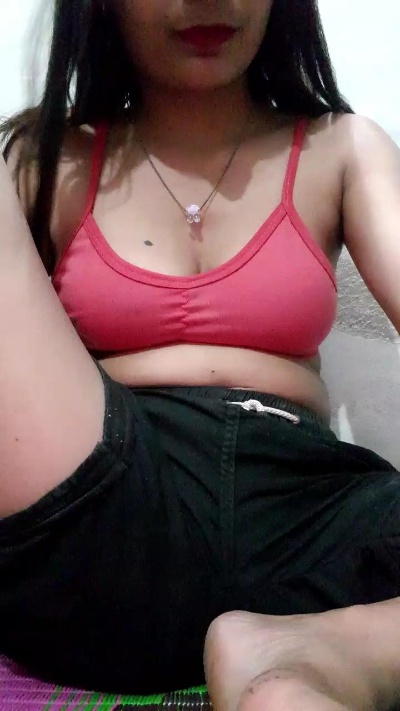 Your_priya18 live cam on Cam4