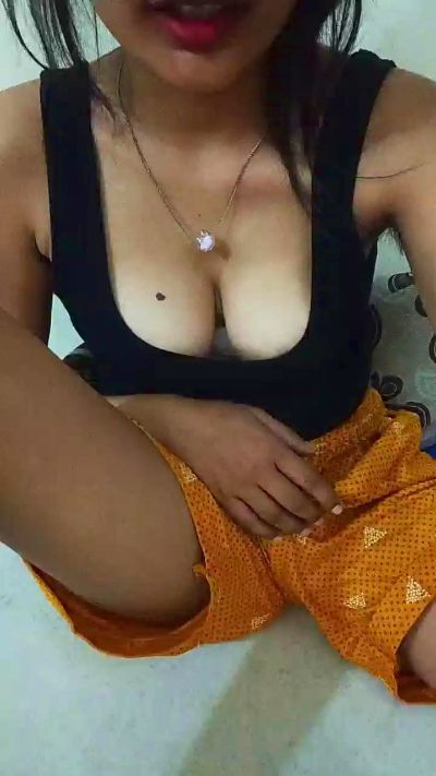 Your_priya18 live cam on Cam4
