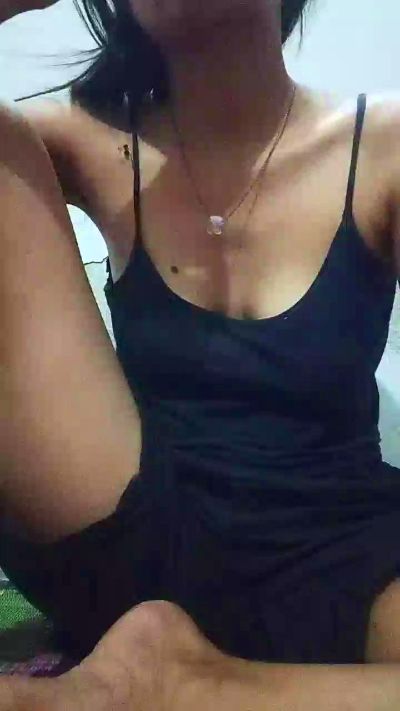 Your_priya18 live cam on Cam4