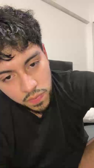 Yourboycas live cam on Cam4