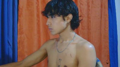 YoureHopeless live cam on Cam4