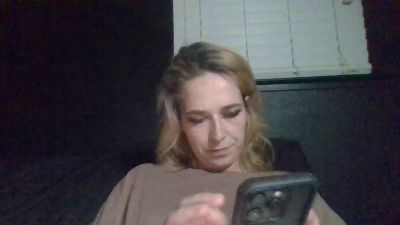 Yourfavgirlduh live cam on Cam4