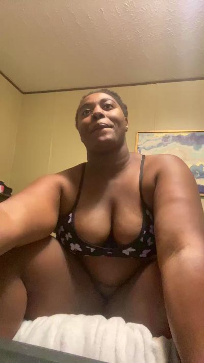 Yournextstop1 live cam on Cam4
