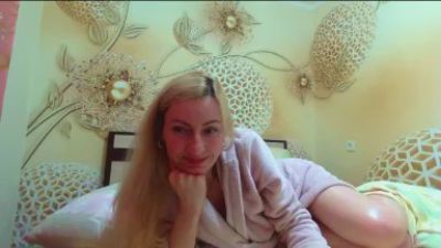Yourrealgirl live cam on Cam4