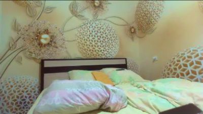 Yourrealgirl live cam on Cam4