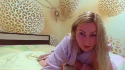 Yourrealgirl live cam on Cam4