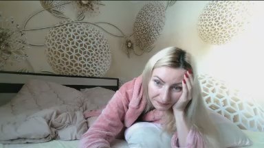 Yourrealgirl live cam on Cam4