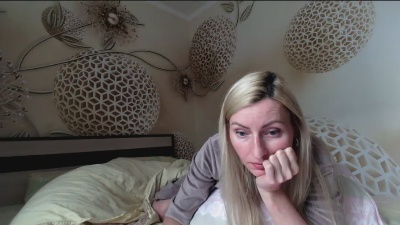 Yourrealgirl live cam on Cam4