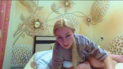 Yourrealgirl live cam on Cam4