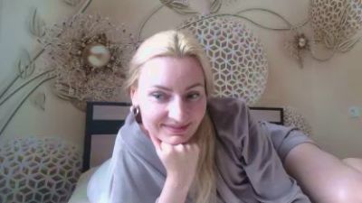 Yourrealgirl live cam on Cam4