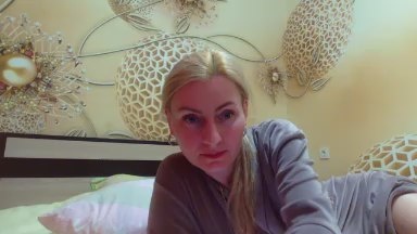 Yourrealgirl live cam on Cam4