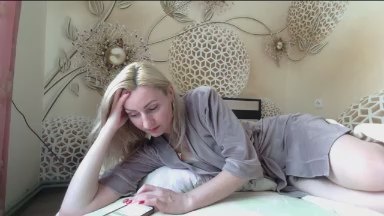 Yourrealgirl live cam on Cam4