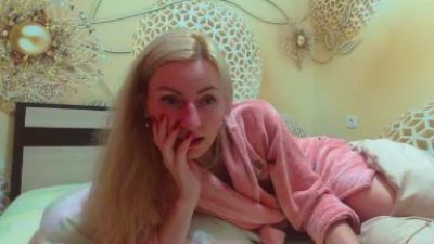 Yourrealgirl live cam on Cam4
