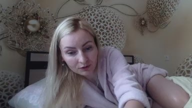 Yourrealgirl live cam on Cam4