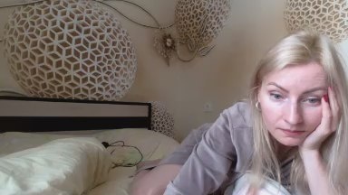 Yourrealgirl live cam on Cam4