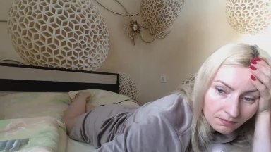 Yourrealgirl live cam on Cam4