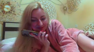 Yourrealgirl live cam on Cam4