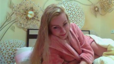 Yourrealgirl live cam on Cam4