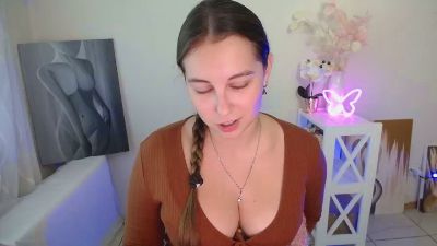 Yours_happiness live cam on Cam4