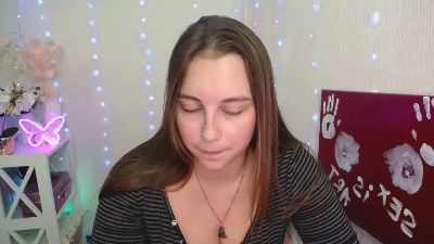 Yours_happiness live cam on Cam4