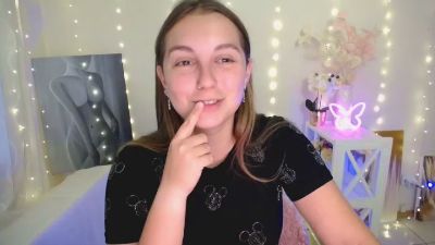 Yours_happiness live cam on Cam4