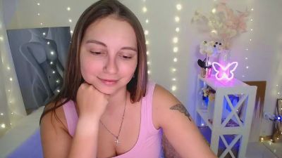Yours_happiness live cam on Cam4