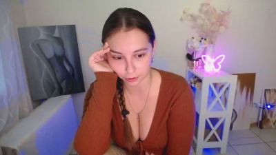 Yours_happiness live cam on Cam4