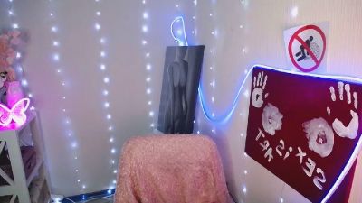 Yours_happiness live cam on Cam4