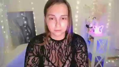 Yours_happiness live cam on Cam4