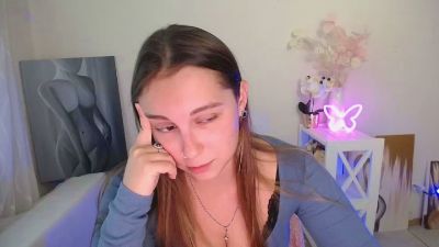 Yours_happiness live cam on Cam4
