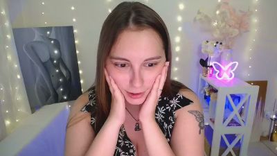 Yours_happiness live cam on Cam4