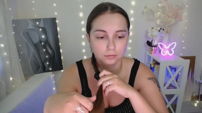 Yours_happiness live cam on Cam4