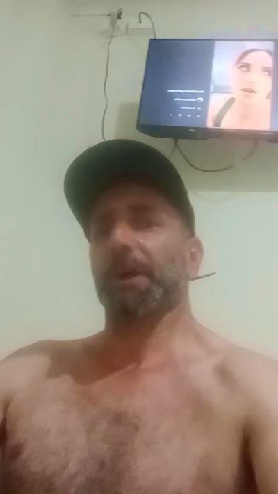 Ysmaelle live male webcam from Ecuador