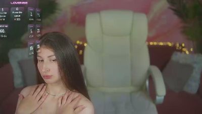 YsminaRae live cam on Cam4