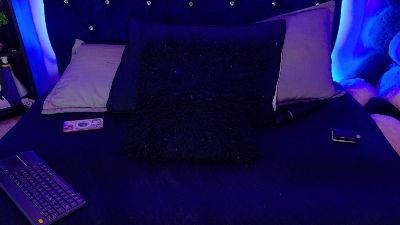 Yulianademon66 live cam on Cam4
