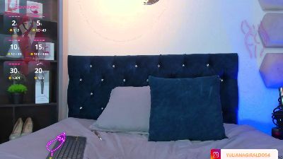 Yulianademon66 live cam on Cam4