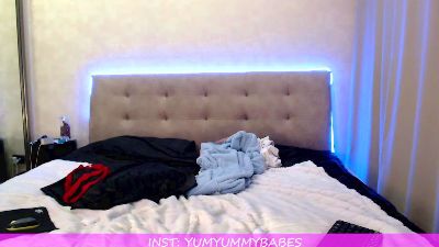 YumYummybabes live cam on Cam4