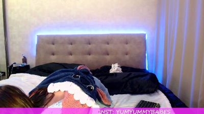 YumYummybabes live cam on Cam4