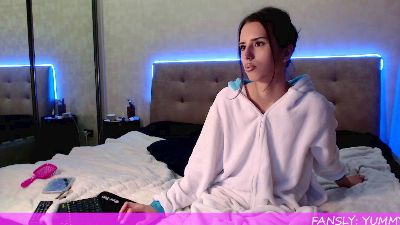YumYummybabes live cam on Cam4