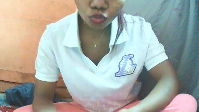 YummyEmma live cam on Cam4