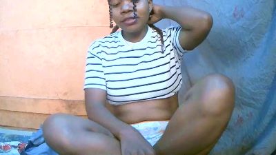 YummyEmma live cam on Cam4